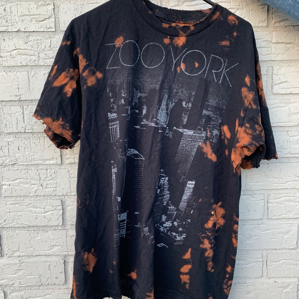 Zoo York Men’s Distressed Tee